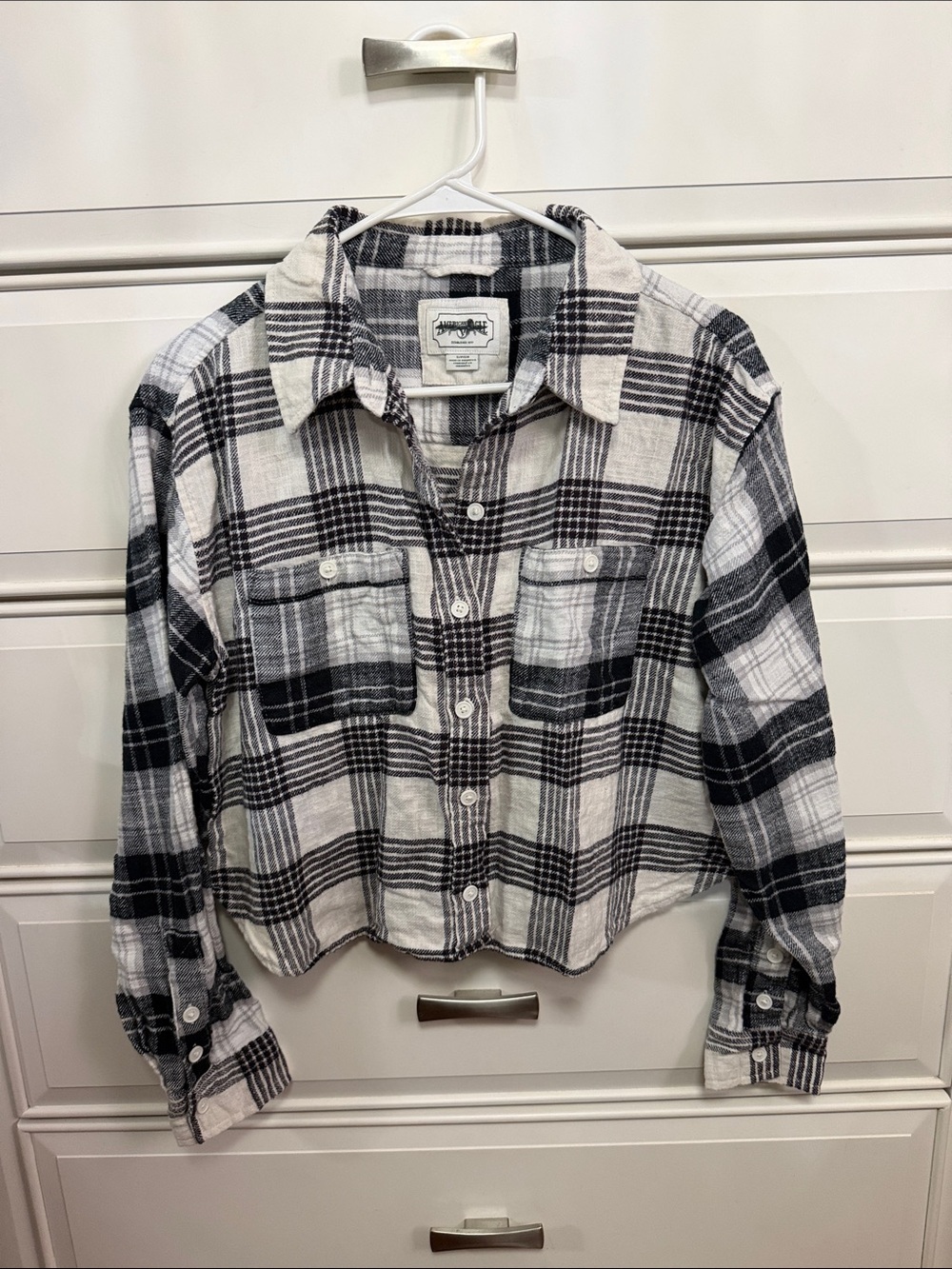 American Eagle Outfitters Black and White Plaid Cropped Shirt